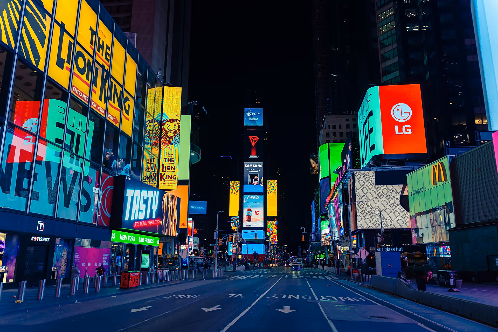 times square at night with no crowds
