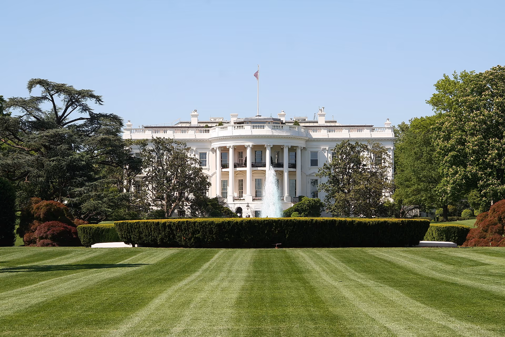 the white house south lawn